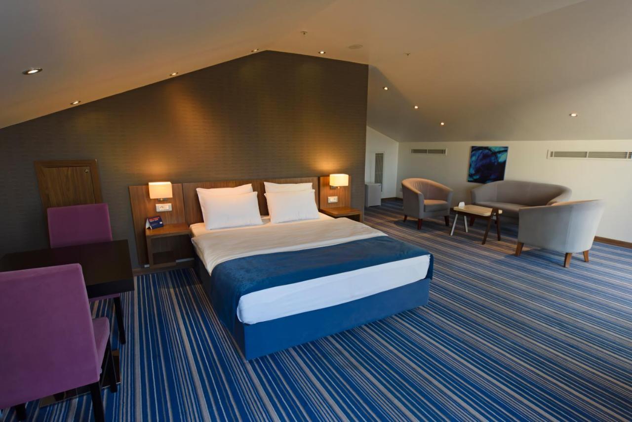 Holiday Inn Express Istanbul-Altunizade By Ihg Εξωτερικό φωτογραφία