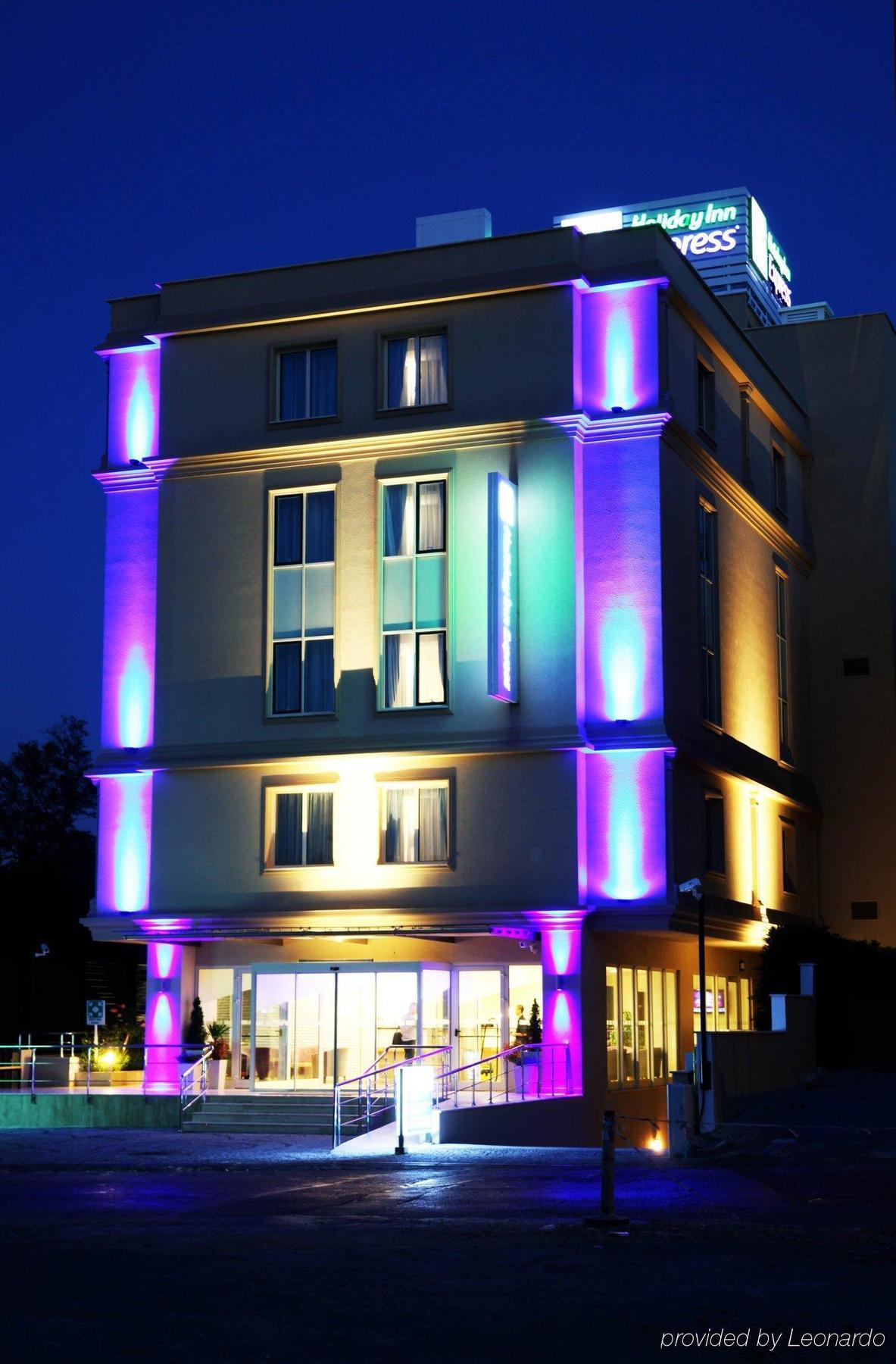 Holiday Inn Express Istanbul-Altunizade By Ihg Εξωτερικό φωτογραφία