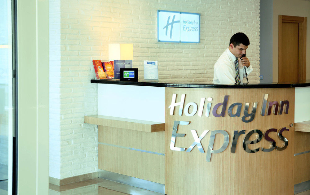 Holiday Inn Express Istanbul-Altunizade By Ihg Εξωτερικό φωτογραφία