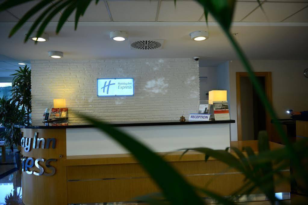 Holiday Inn Express Istanbul-Altunizade By Ihg Εξωτερικό φωτογραφία